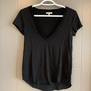 Wilfred V-neck Tshirt